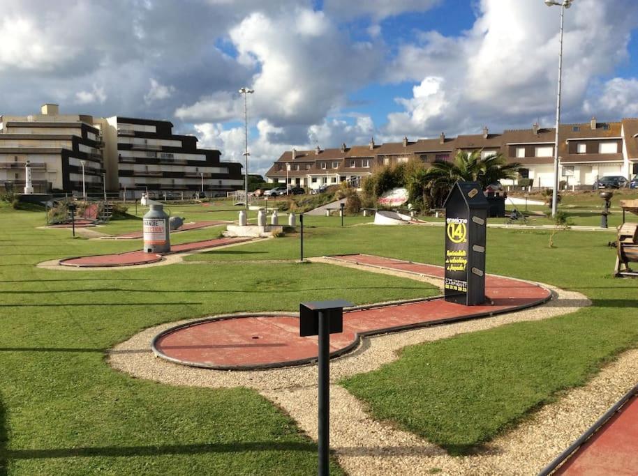 Maisonnette Du Bonheur Courseulles-sur-Mer Bagian luar foto