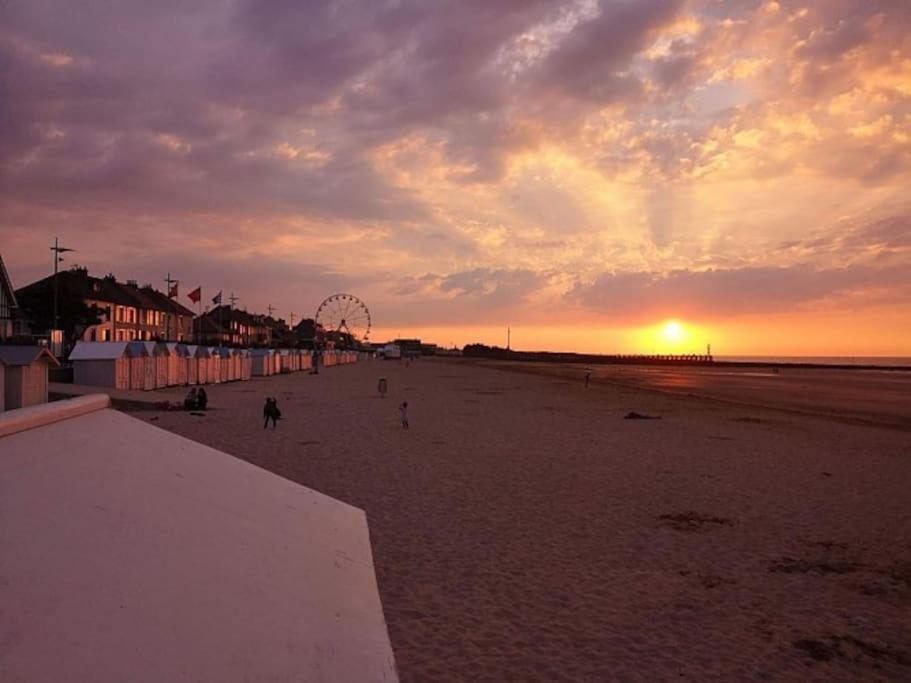 Maisonnette Du Bonheur Courseulles-sur-Mer Bagian luar foto